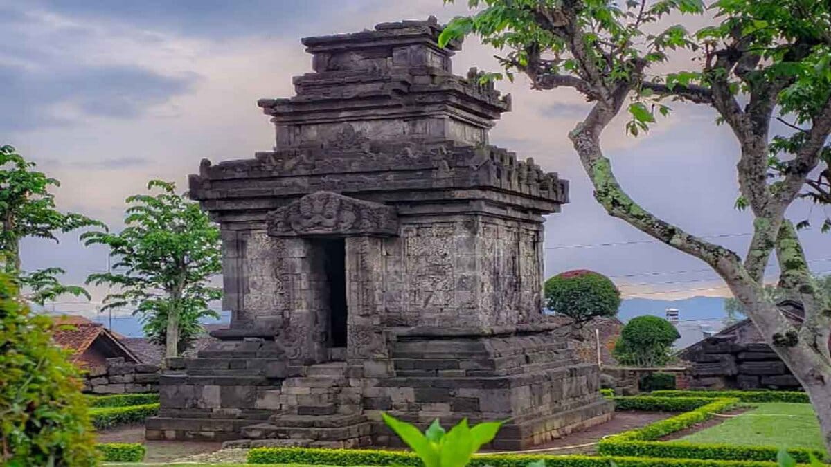 Pringapus Temple